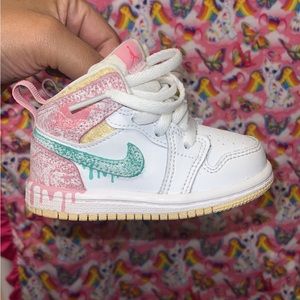 Air Jordan 1 MID SE TD “ice cream” size 5c for baby/toddler walker.